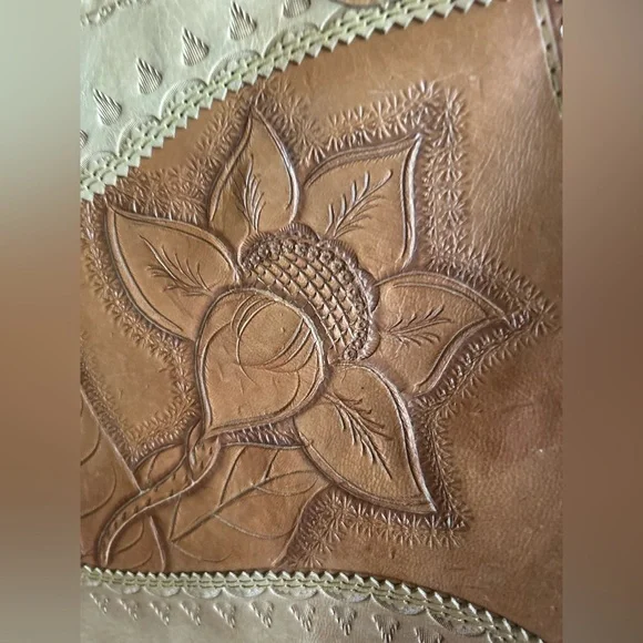 Tooled leather shoulder bag - Picture 9 of 14